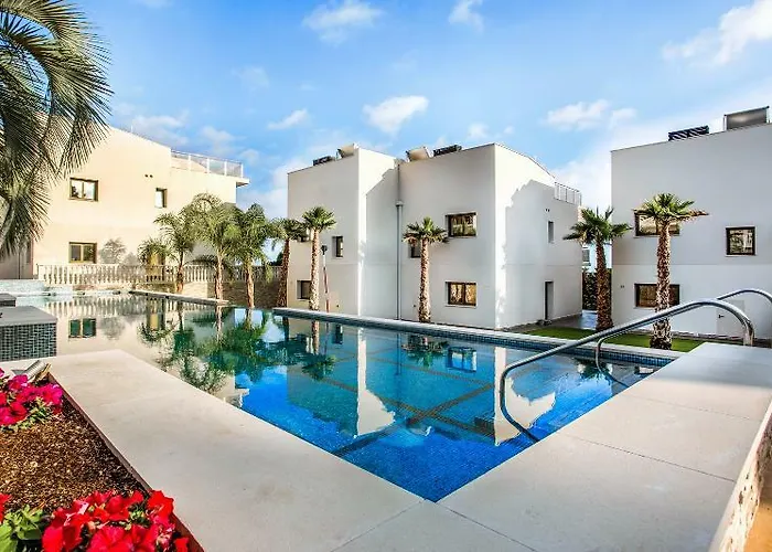 Oyo 171 Calma Holiday Villas Szálloda Platja d'Aro