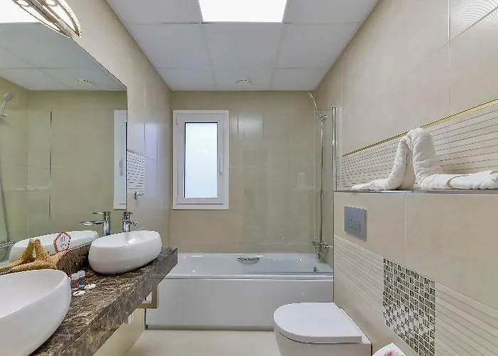 Oyo 171 Calma Holiday Villas 5* Platja d'Aro