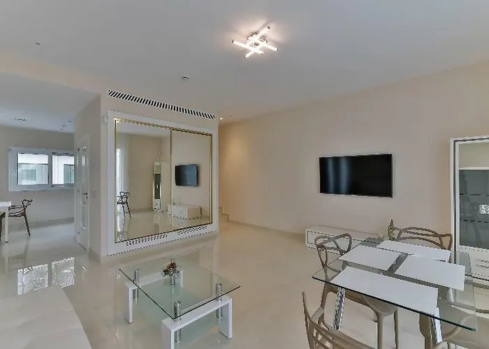 Oyo 171 Calma Holiday Villas Szálloda Platja d'Aro